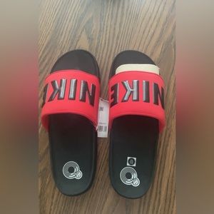 Men’s Nike Slides Size 15